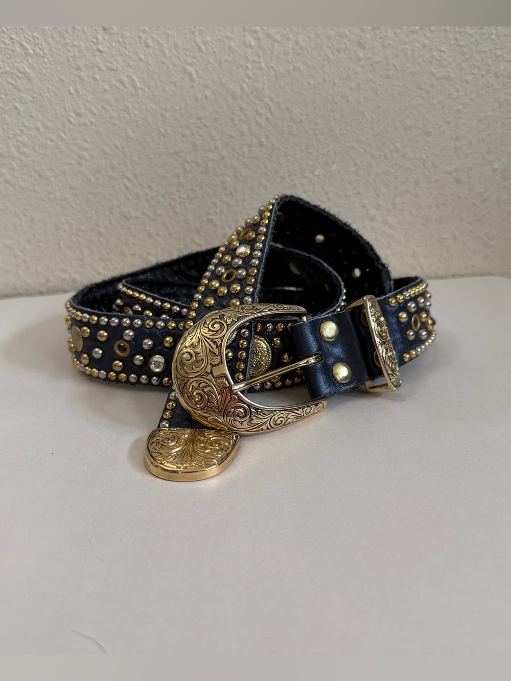 Vintage Sand Castle Navy Blue Studded Leather Western Belt Gold Buckle USA